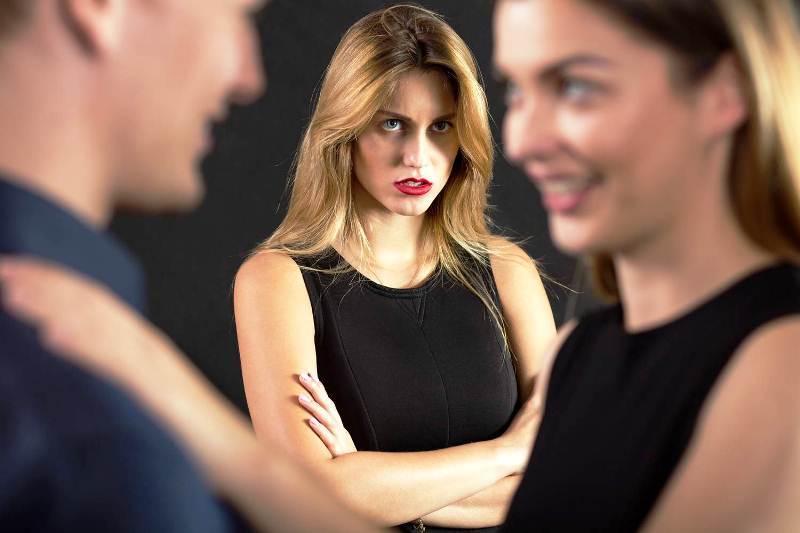 Мужчины изменяют чаще, чем женщины